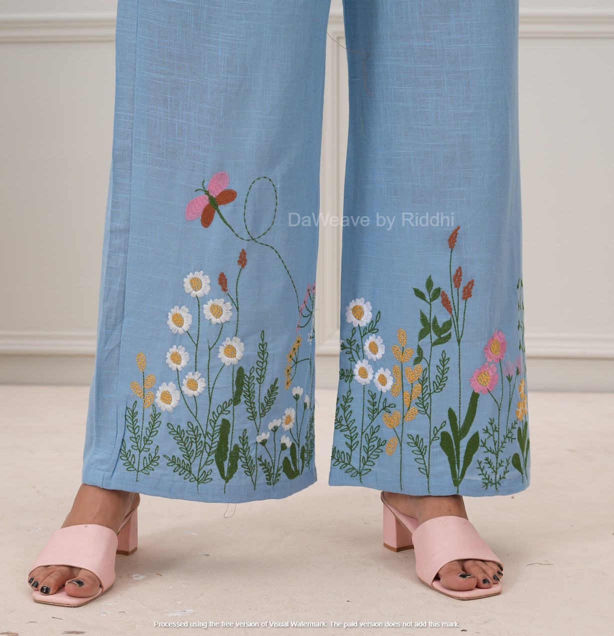 Floral bees - Sky Blue