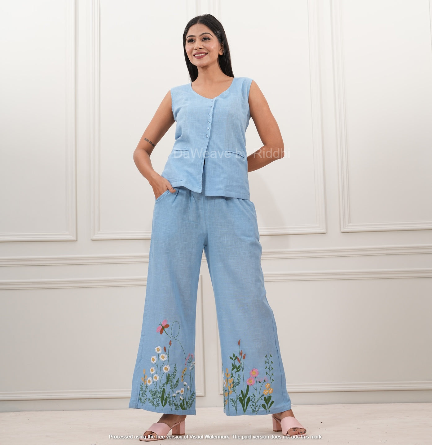 Floral bees - Sky Blue